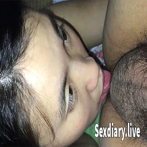 Lấy Được Con Vợ Dâm Cũng Thích Vừa Bú Cu Dọn WC Vừa Xem Phim Sex Xuất Đầy Miệng Sexdiary